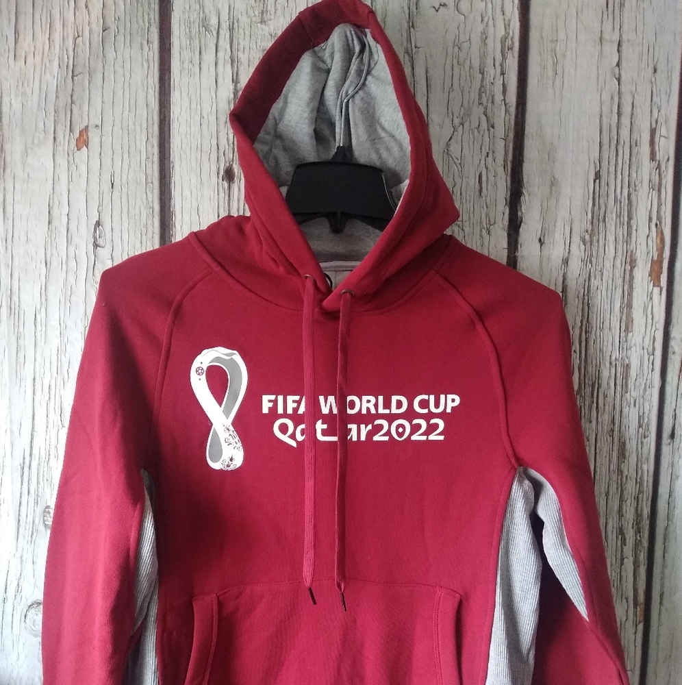 FIFA World Cup Soccer Qatar 2022 Hooded Sweatshirt NWT! (M)